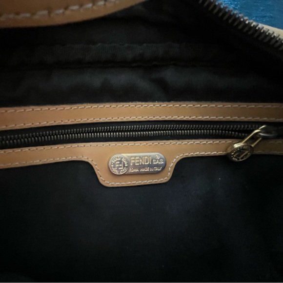 Vintage Fendi Crossbody - Picture 4 of 7